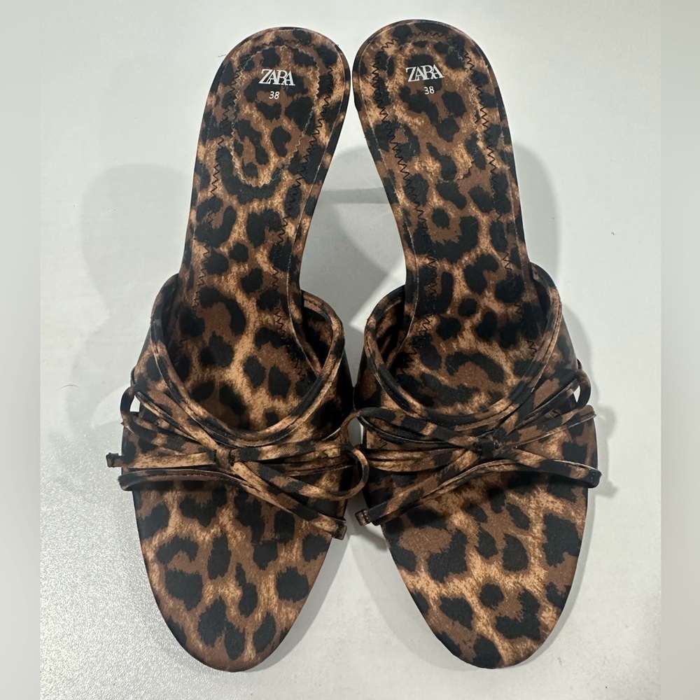 BRAND NEW without tag Zara cheetah print heels